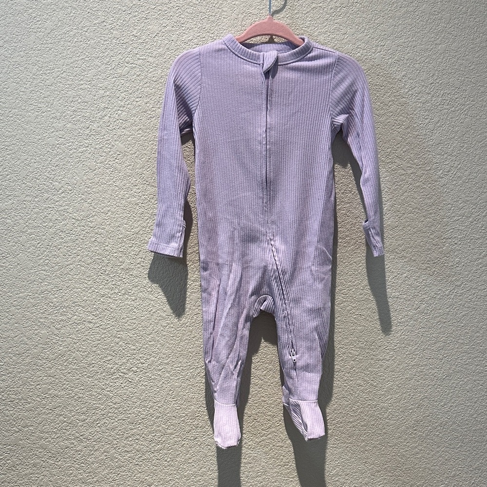Old Navy Lavender Ribbed Footed One-Piece Size 6-9M